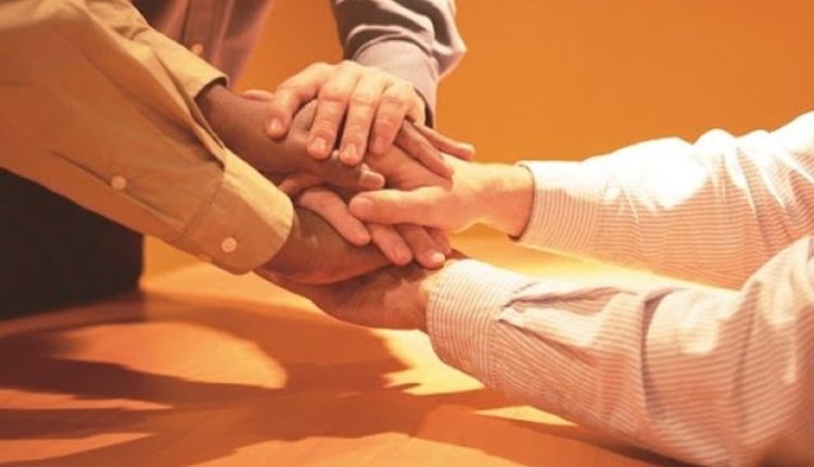 واقعة إعدادية فاطمة الفهرية بفاس حدث شاذ والعلاقة بين أولياء الأمور والأساتذة كانت وستظل مميزة