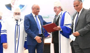 عبد اللطيف الميراوي يسلم الدكتوراه الفخرية Honoris Causa للسيد إنريكي كراوي ويتشيرز رئيس الجامعة الوطنية المستقلة للمكسيك