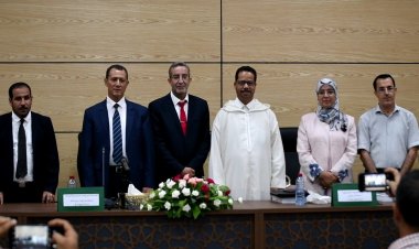 فاس: الطالب الباحث عبد اللطيف بلكحل يحصل على الدكتوراه في الشريعة بميزة مشرف جدا مع التوصية بالطبع والتنويه بالبحث والباحث في موضوع "إجراءات تحقيق الدعوى في الفقه المالكي والقانون المغربي"