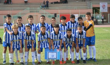 فريق براعم الإتحاد الرياضي لطنجة (2012-2011) لكرة القدم يفوز بالدوري الوطني الأول سيدي يوسف بن علي