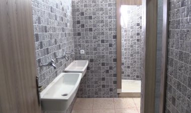 مرافق صحية بحلة جديدة بخزانة كلية الحقوق بجامعة سيدي محمد بن عبد الله