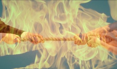 بايتاس يهدد، القيادات النقابية تهادن، القواعد تتمرد، الأساتذة يصعدون والمدرسة العمومية تنهار