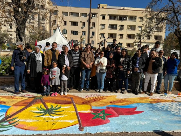 68 طفلا يرسمون لوحة فنية طولها 68 متر في يوم الذكرى 68 لعيد الإستقلال