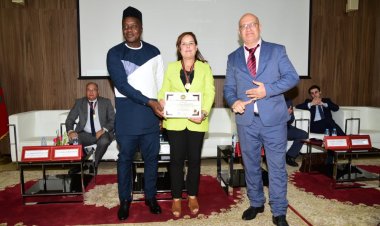 مؤسسة الجائزة الإفريقية تكرم كفاءات من جامعة محمد الخامس بالرباط