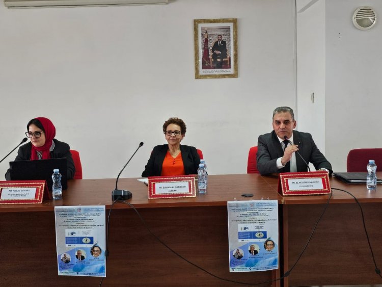 Colloque académique et signature de l'ouvrage " Transmettre, Apprendre , Éduquer , Former " : Un événement marquant à la FLSH Sais Fès