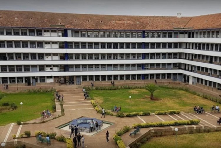 اضطرابات جوية تعيد ترتيب الامتحانات بكلية الآداب والعلوم الإنسانية ظهر المهراز بفاس